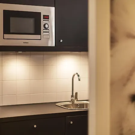 - The Niu, Leo By Ihg Hotel