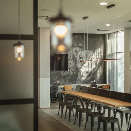 - The Niu, Leo By Ihg