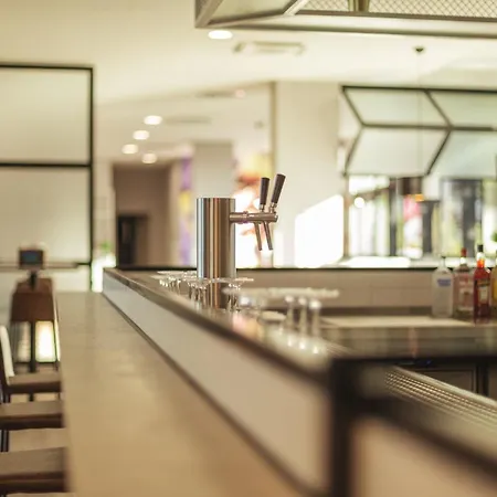 - The Niu, Leo By Ihg Hotel