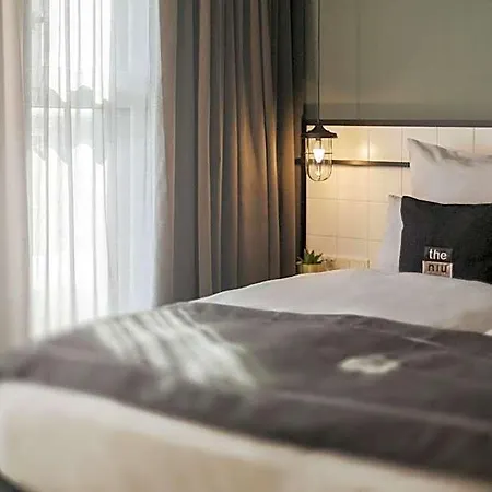 - The Niu, Leo By Ihg