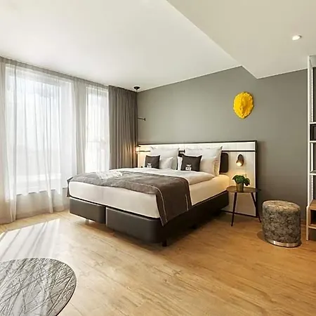 - The Niu, Leo By Ihg