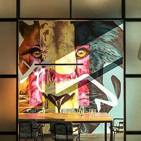 - The Niu, Leo By Ihg Hotel