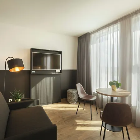 - The Niu, Leo By Ihg Hotel